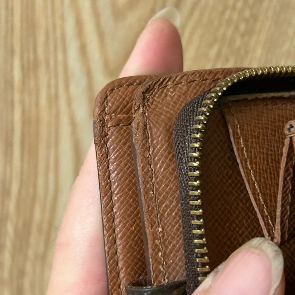 Louis Vuitton Monogram Compact Zip Bifold Wallet listing updated - Picture 13 of 17